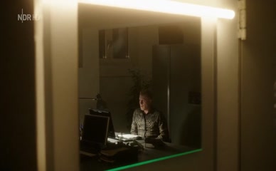 AISCHE PERVERS NUDE/SEXY SCENE IN POLIZEIRUF 110