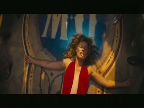 MARGOT ROBBIE NUDE/SEXY SCENE IN BABYLON