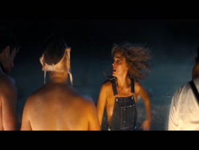 MARGOT ROBBIE NUDE/SEXY SCENE IN BABYLON