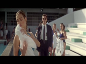 DENISE RICHARDS NUDE/SEXY SCENE IN WILD THINGS