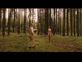 MICAELA SCHAFER in DIE BOTEN DES TODES (2022)