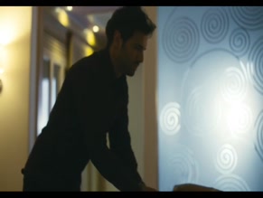 NATALY UMANA in DECADENCIA (2015)