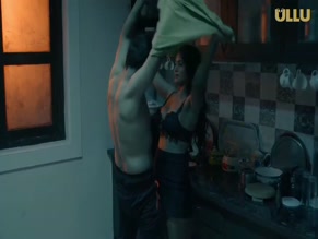 HIRAL RADADIYA NUDE/SEXY SCENE IN PALANG TOD (SISKIYAAN)