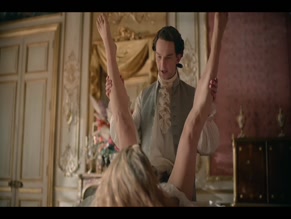 EMILIA SCHULE in MARIE ANTOINETTE (2022)