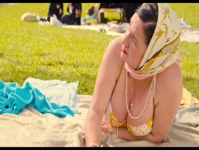 ANDREA SAWATZKI in FREIBAD (2022)