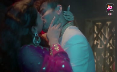 PRANALI DHAWARE NUDE/SEXY SCENE IN RAGINI MMS RETURNS