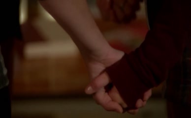 SHELLEY HENNIG,JESSICA PARKER KENNEDY,PHOEBE TONKIN NUDE/SEXY SCENE IN THE SECRET CIRCLE