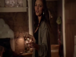 PHOEBE TONKIN in THE SECRET CIRCLE (2011-2012)