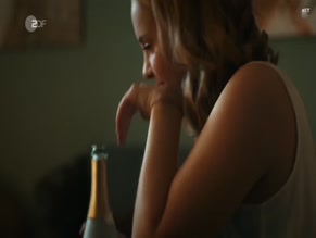 PAULA HARTMANN NUDE/SEXY SCENE IN LETZTE SPUR BERLIN