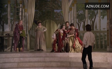 PALOMA OAKENFOLD NUDE/SEXY SCENE IN THE BORGIAS