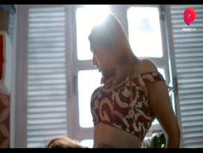 KHUSHI MUKHERJEE in NADAAN (2023)