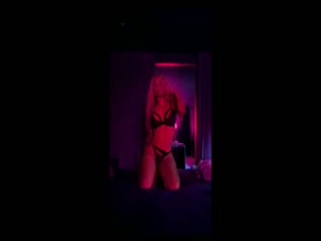 IGGY AZALEA in IGGY AZALEA SEXY LINGERIE