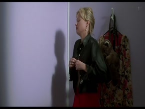 JOEY LAUREN ADAMS in MALLRATS (1995)