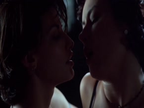 GINA GERSHON NUDE/SEXY SCENE IN BOUND