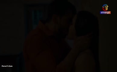 NAVINA BOLE,PRAJAKTA DUSANE NUDE/SEXY SCENE IN CHUMBAK