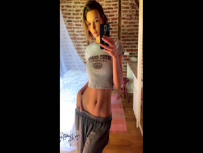 RACHEL COOK in RACHEL COOK MIRROR TEASE