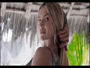 WIKTORIA GASIOR in HOTEL PARADISE