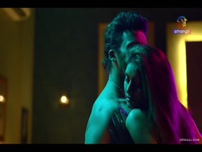 BUSHRA SHAIKH in SHIDDAT MOHABBAT KI (2024)