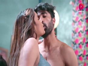 PRIYANKA CHAURASIA,POOJA SINGH RAJPUT,BHARTI JHA NUDE/SEXY SCENE IN ANTARVASNA 2
