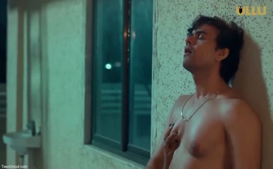 BHARTI JHA NUDE/SEXY SCENE IN FAREBI YAAR
