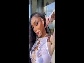 WINNIE HARLOW in WINNIE HARLOW ROCKS SEXY BRALESS LOOK AT THE HAMPTONS PARTY2023