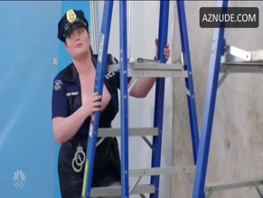 LAUREN ASH NUDE/SEXY SCENE IN SUPERSTORE