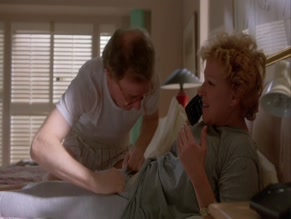 BETTE MIDLER in SCENES FROM A MALL (1991)