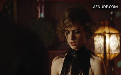 LIV LISA FRIES NUDE/SEXY SCENE IN BABYLON BERLIN