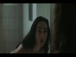 ELODIE FONTAN in PRISE AU PIEGE