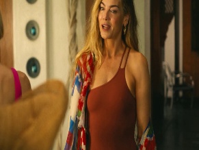 MICHELLE MONAGHAN,CARRIE COON,LESLIE BIBB NUDE/SEXY SCENE IN THE WHITE LOTUS