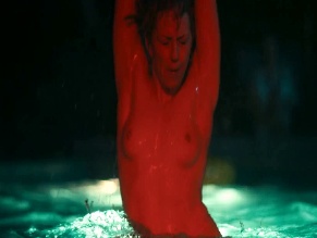 MICHELLE MONAGHAN,CARRIE COON NUDE/SEXY SCENE IN THE WHITE LOTUS