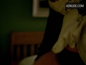 ROBIN TUNNEY in LOOKING GLASS (2018)