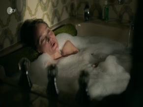 JEANETTE HAIN in MARIE BRAND