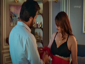 GUNNJAN ARAS,JYOTI SHARMA NUDE/SEXY SCENE IN YOUR GIRLFRIEND