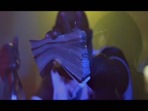 UNKNOWN in DOESHUN - NO CLOTHES (2014)