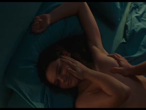 DAMARIS DE JONG in FUTURE ME (2024)