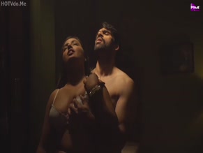 NEELAM BHANUSHALI,ALENDRA BILL,POOJA SINGH RAJPUT,JINNIE JAAZ,SHYNA KHATRI NUDE/SEXY SCENE IN LADY DOCTOR