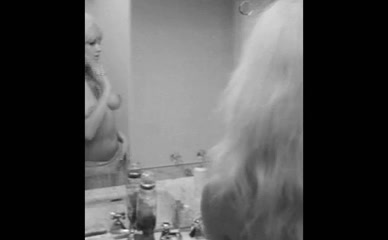 VICKY DEE in MONDO KEYHOLE