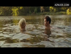 MICHELLE WILLIAMS,EMMA GLOVER NUDE/SEXY SCENE IN MY WEEK WITH MARILYN