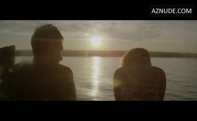 JUANITA RINGELING NUDE/SEXY SCENE IN SHORTWAVE