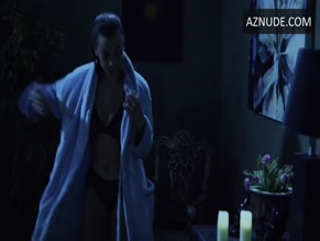 HEATHER PAIGE COHN in MINUTES TO MIDNIGHT (2015)