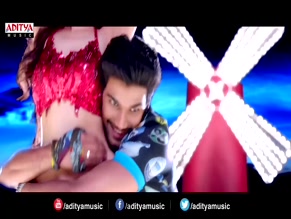 TAMANNA BHATIA NUDE/SEXY SCENE IN ALLUDU SEENU