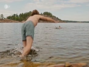 ZOE MOORE in INGA LINDSTROM (2004-2007)