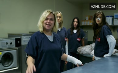 ALICE KREMELBERG NUDE/SEXY SCENE IN ORANGE IS THE NEW BLACK