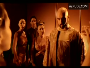 AIDA GOMEZ NUDE/SEXY SCENE IN SALOME