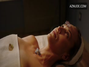 ARIELLE KEBBEL in MIDNIGHT, TEXAS (2017-)