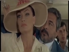 MARISA MELL in LA LICEALE AL MARE CON L'AMICA DI PAPA(1980)