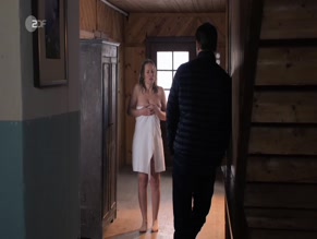 STEFANIE VON POSER in DIE BERGRETTER