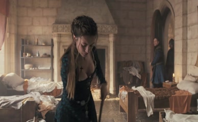 JELENA GAVRILOVIC NUDE/SEXY SCENE IN ROBIN HOOD