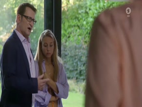 JULIE DELUZ in MORDEN IM NORDEN (2018)